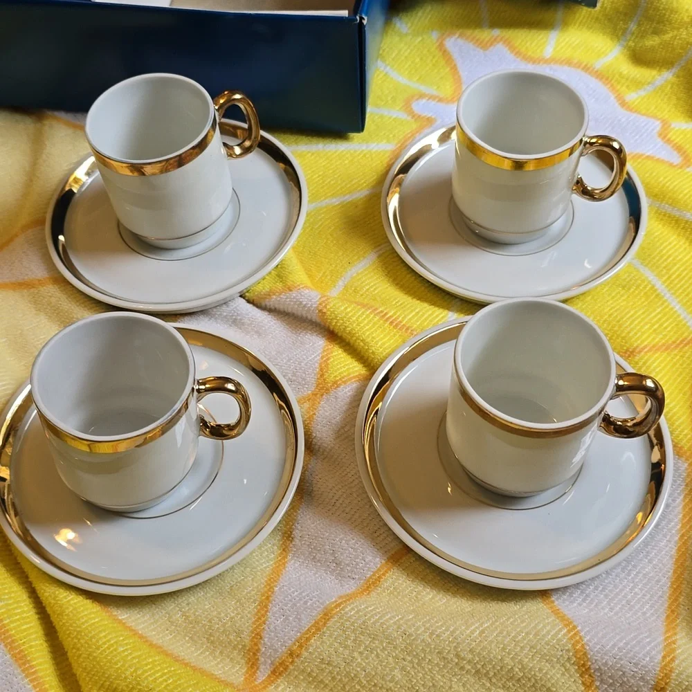 EUC - Vintage Royal Crown After Dinner Coffee Service for 4 in White and Gold - Picture 2 of 12
